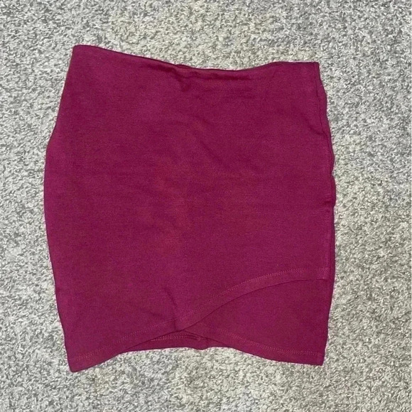 Aritzia - Sunday Best Primrose Skirt - Picture 1 of 3